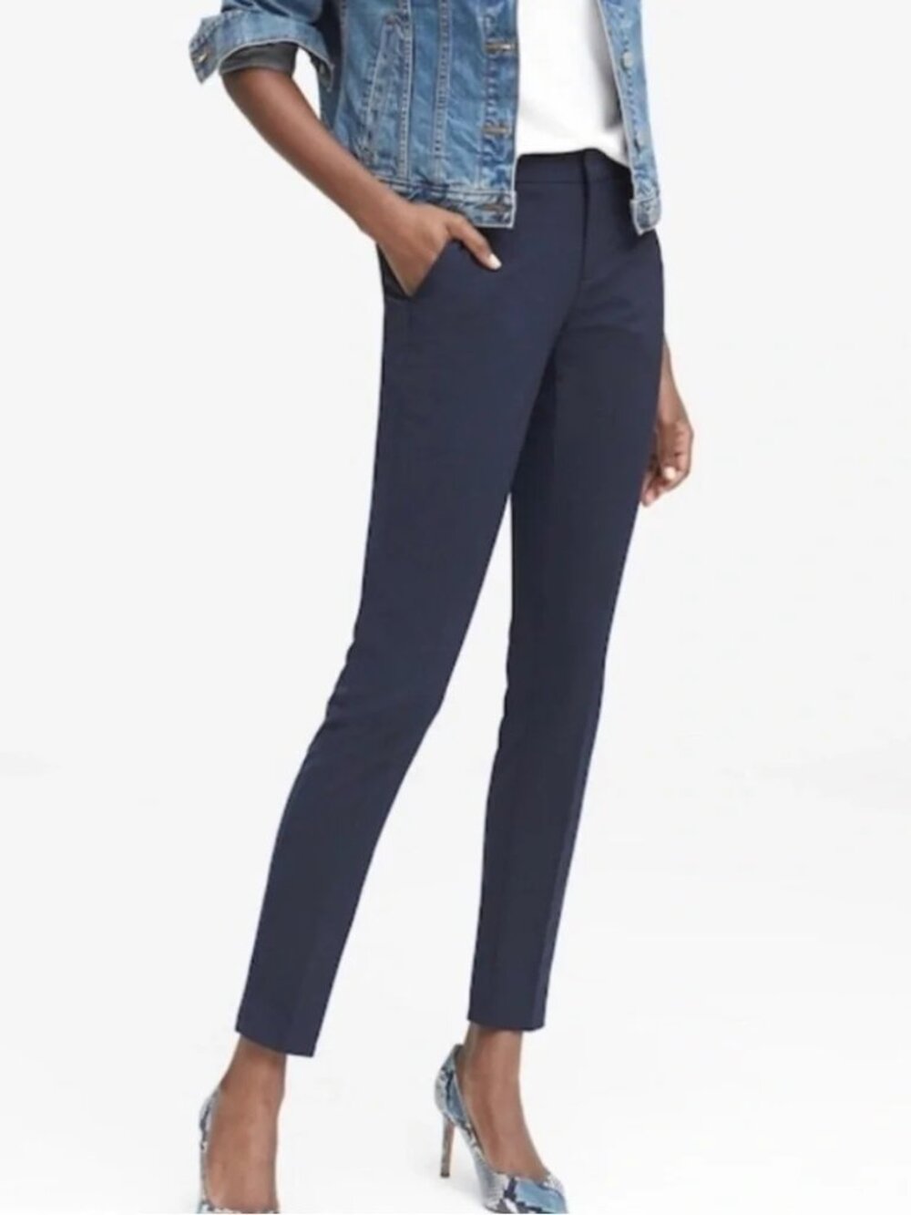 BANANA REPUBLIC Avery Navy Blue Soft Herringbone Straight Leg Pants - EUC